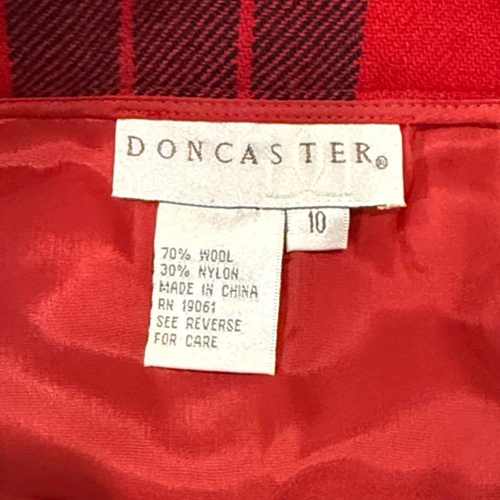Doncaster red plaid wool skirt - Picture 3 of 3